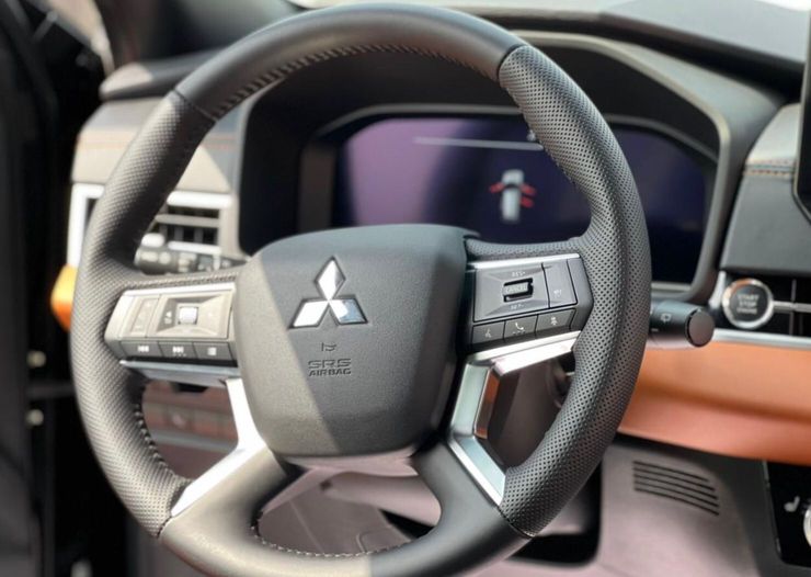 Параллельный импорт &laquo;привез&raquo; в Россию новый Mitsubishi Outlander, который дешевле старого