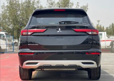 Параллельный импорт &laquo;привез&raquo; в Россию новый Mitsubishi Outlander, который дешевле старого