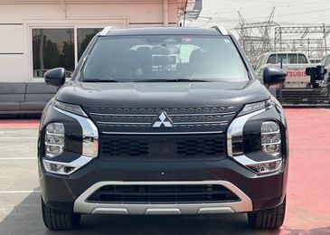 Параллельный импорт &laquo;привез&raquo; в Россию новый Mitsubishi Outlander, который дешевле старого