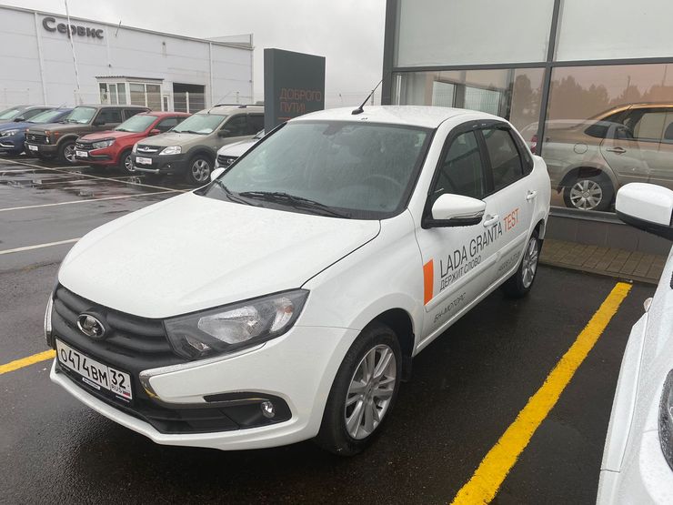 Суровые скидки, смешные &laquo;допы&raquo;: как дилеры продают LADA Granta без ABS