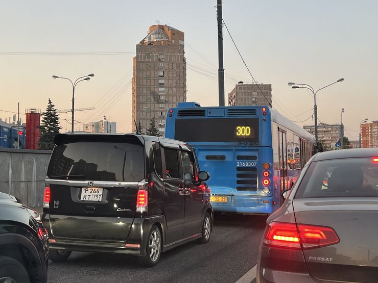 Почему россияне бросились скупать настоящие японские автомобили