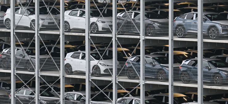 Три катастрофы, которые &laquo;светят&raquo; авторынку России в 2023 году