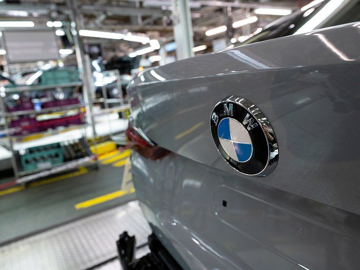 Что ж ты, фраер: BMW в России решила не уподобляться Mercedes