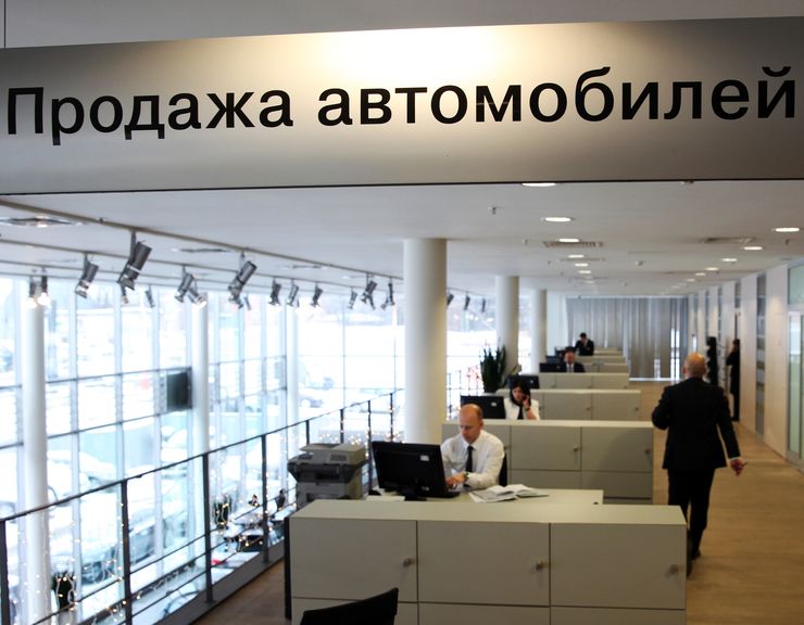 Господу помолимся: летящему в пропасть авторынку России пообещали скорый взлет